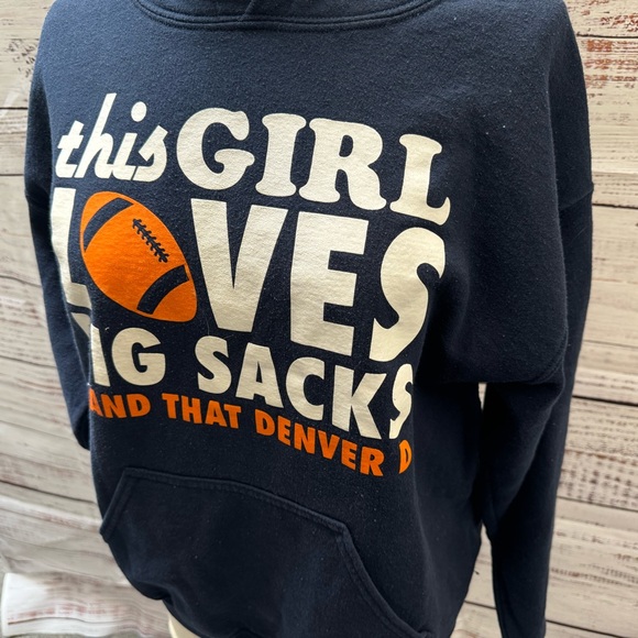 "This girl loves big sacks and that denver D Size M - Picture 2 of 2